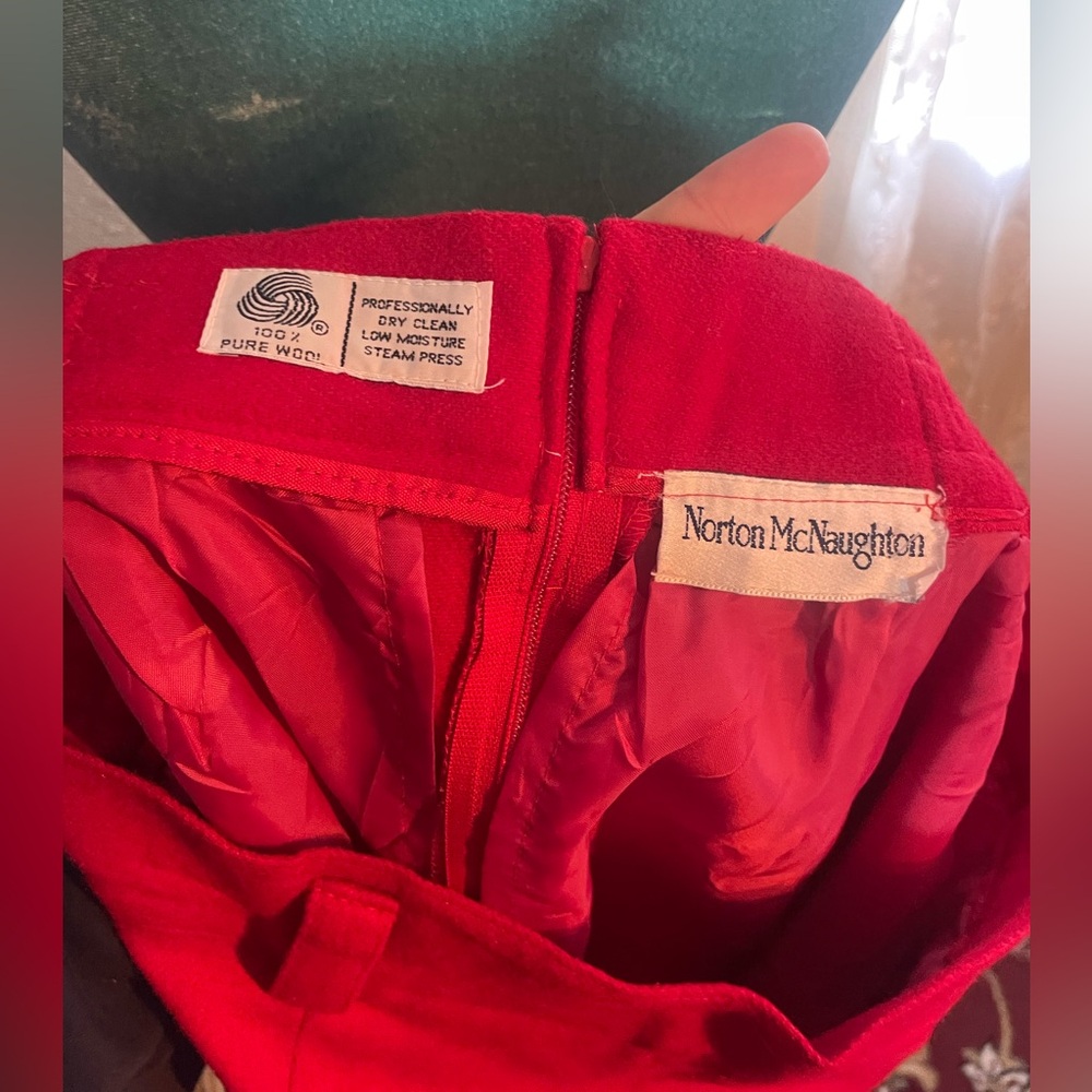 Norton McNaughton: Elegant vintage Red wool skirt - Picture 6 of 6